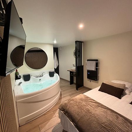 Tiny Room Лангр Екстер'єр фото