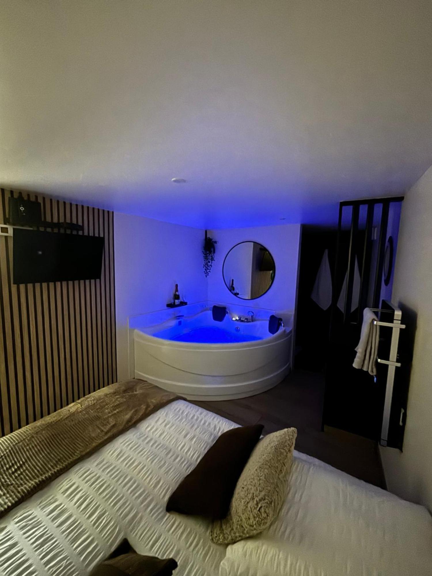 Tiny Room Лангр Екстер'єр фото