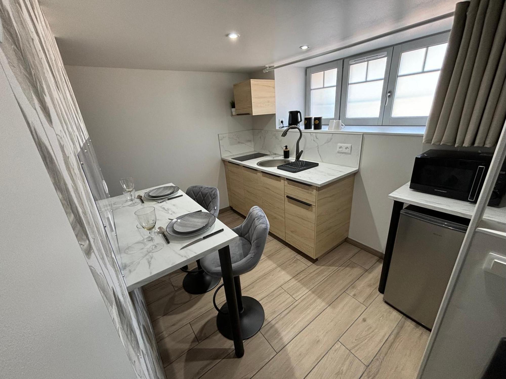 Tiny Room Лангр Екстер'єр фото