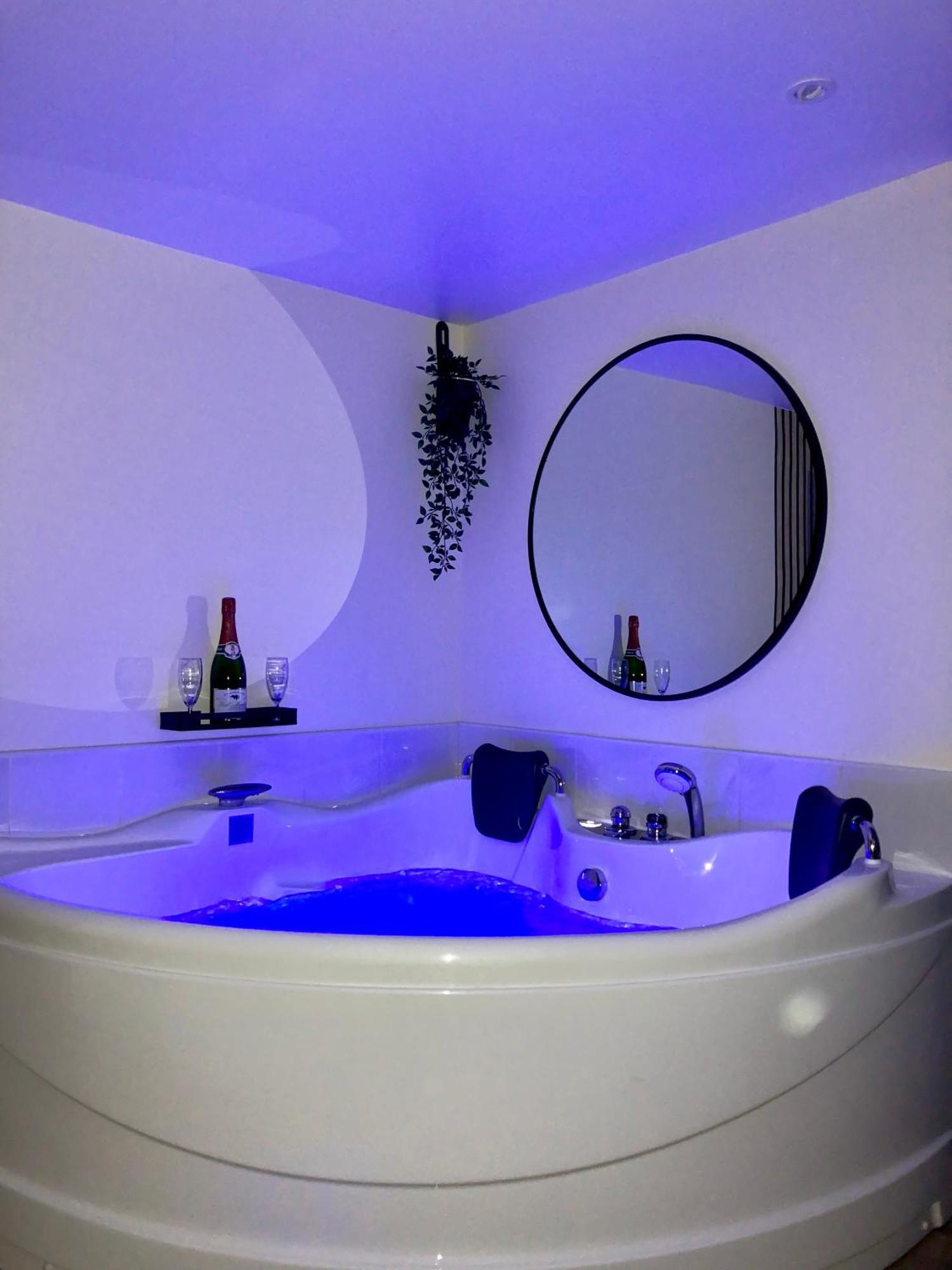 Tiny Room Лангр Екстер'єр фото