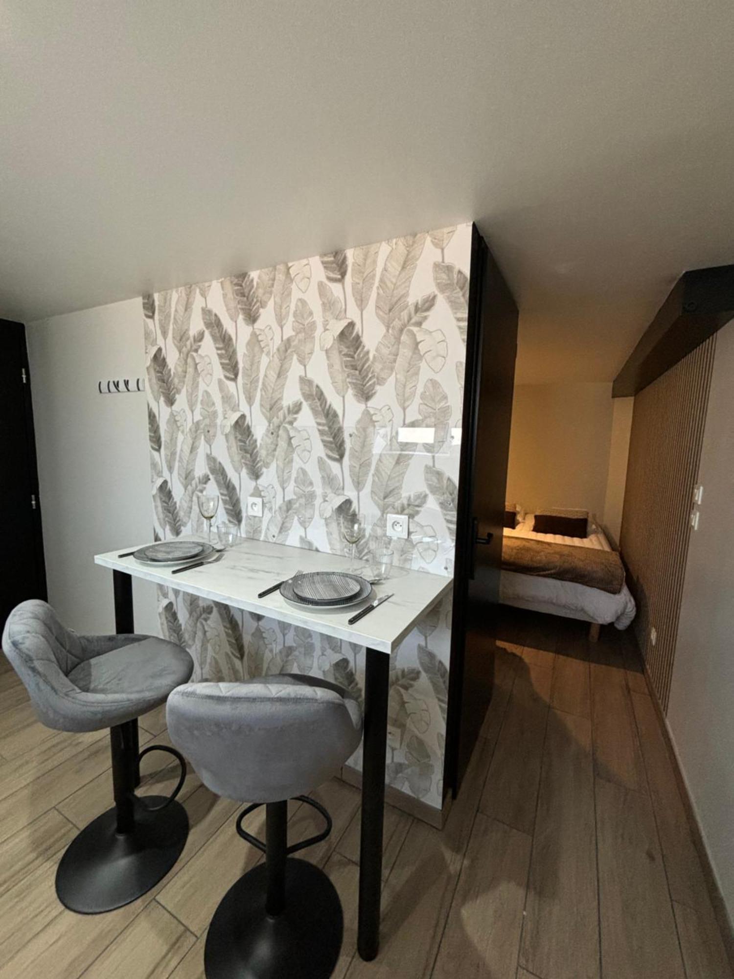 Tiny Room Лангр Екстер'єр фото