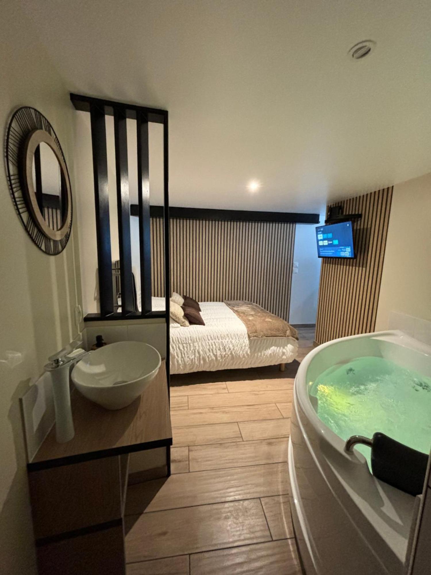 Tiny Room Лангр Екстер'єр фото