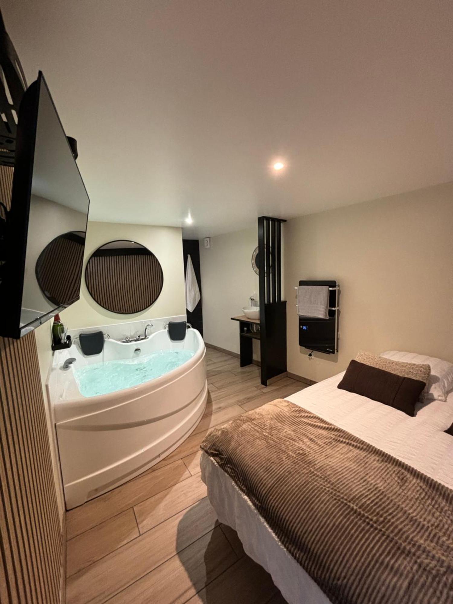 Tiny Room Лангр Екстер'єр фото