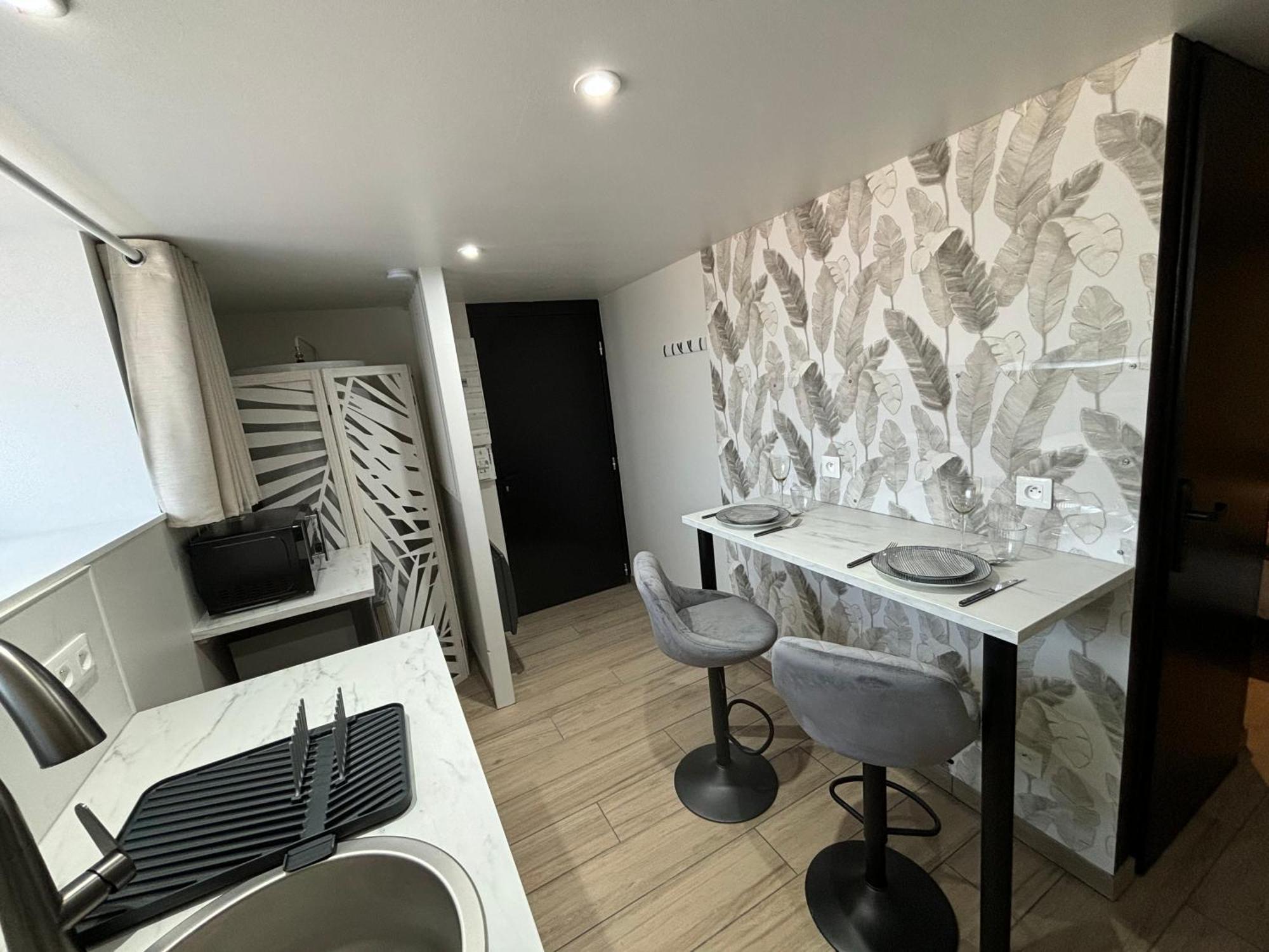Tiny Room Лангр Екстер'єр фото