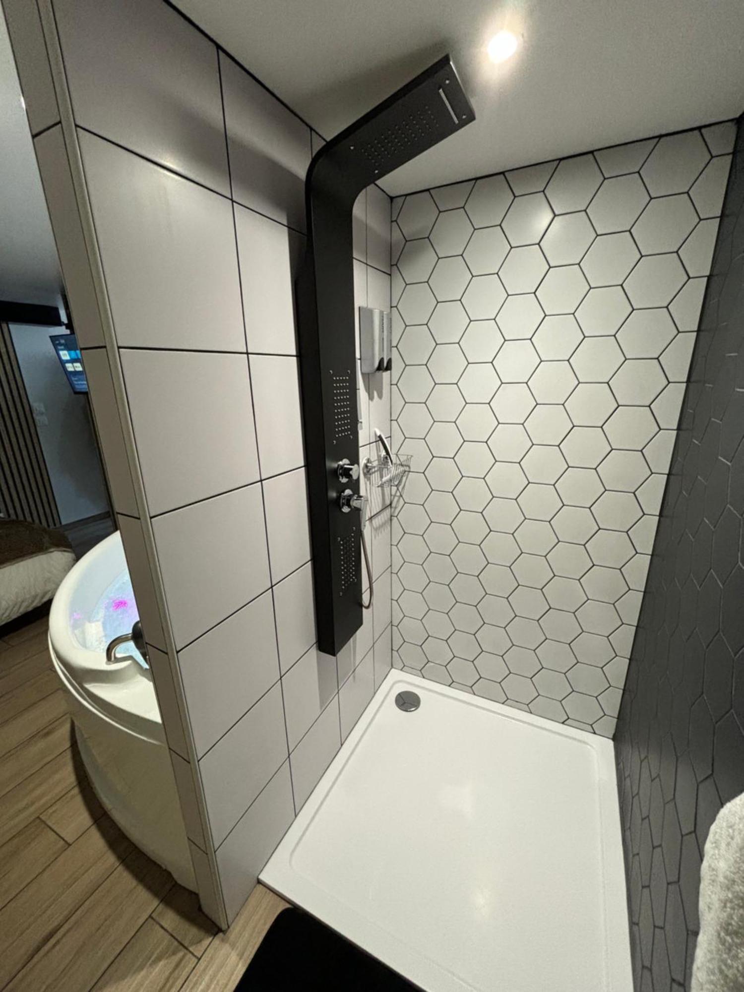 Tiny Room Лангр Екстер'єр фото