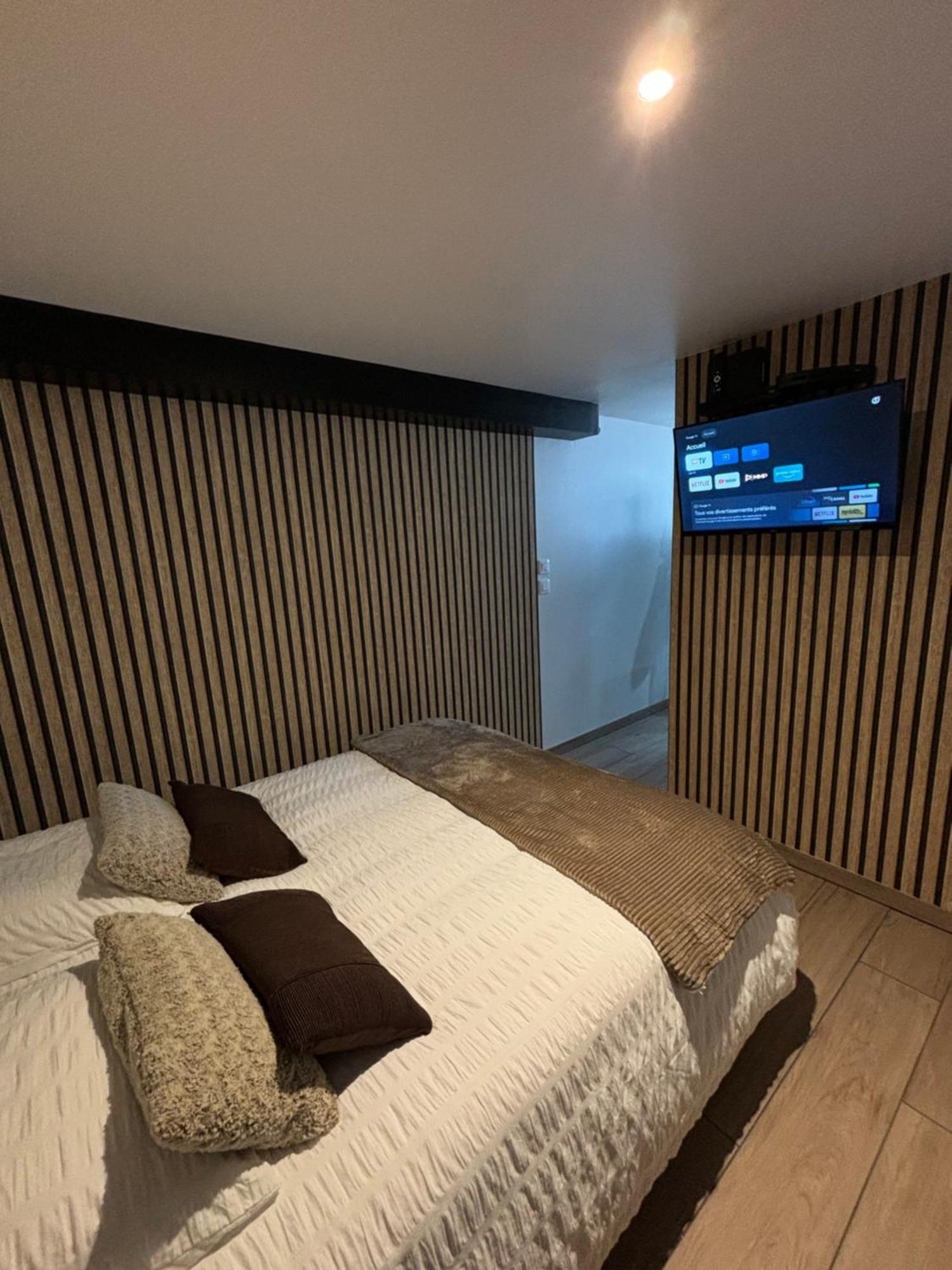 Tiny Room Лангр Екстер'єр фото